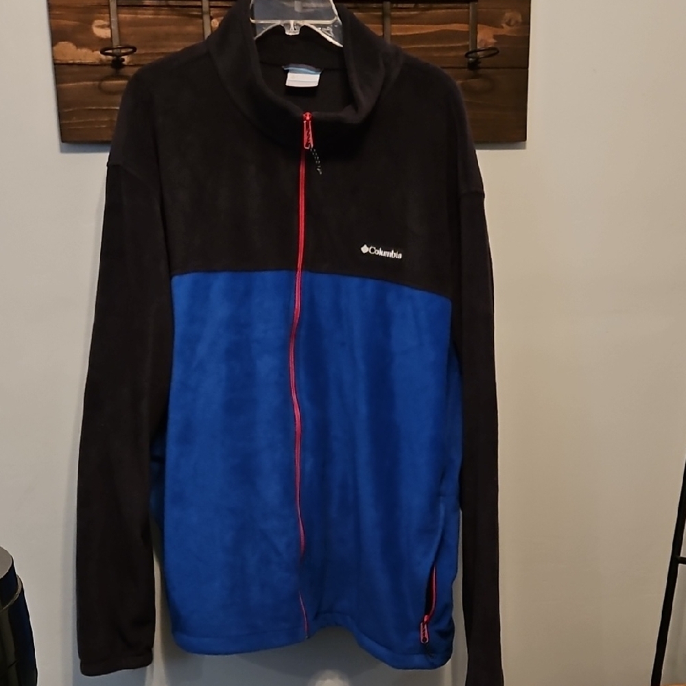 Columbia Blue & Black Mens Jacket with Color-Block Design NWOT